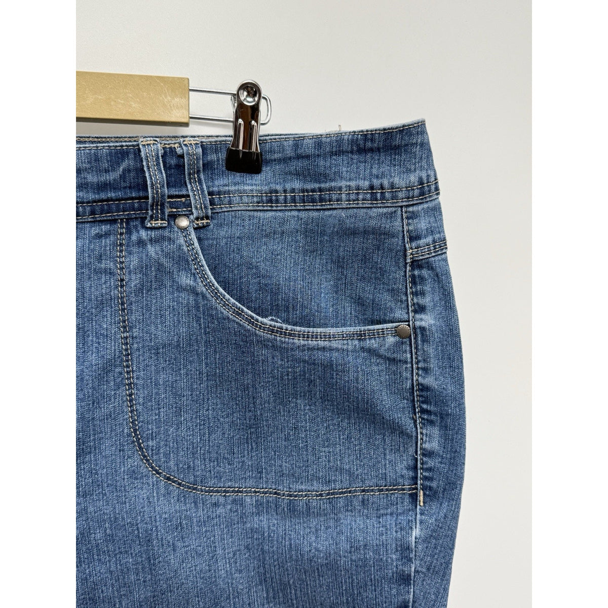Gloria Vanderbilt Perfect Fit Capris Womens 20W Plus Stretch Denim Embroidered
