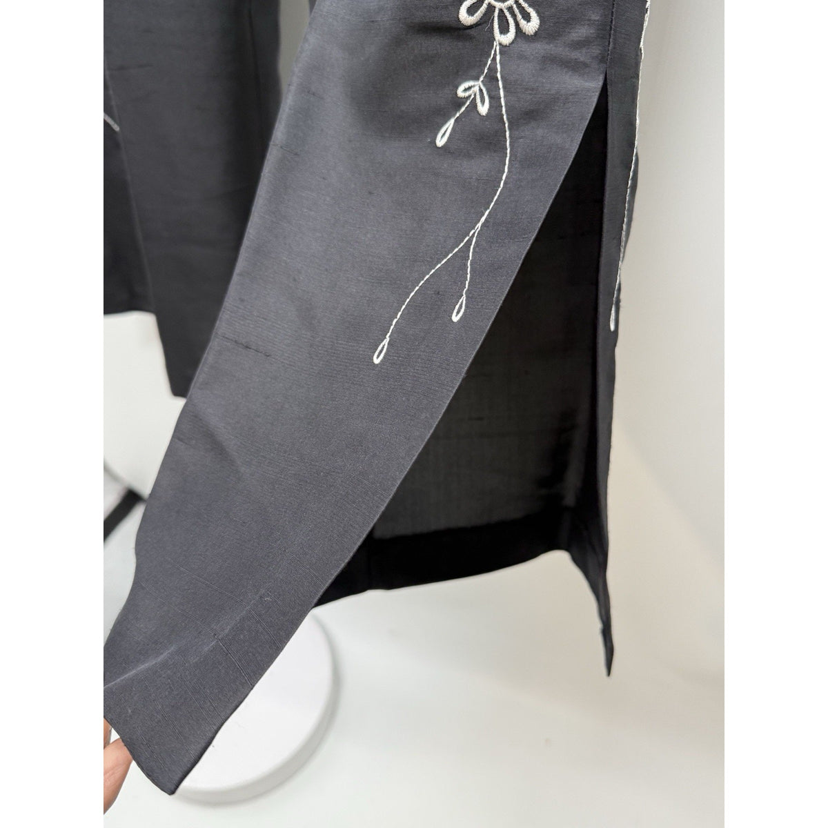 ISC Womens Silk Pants Black Embroidered Leg Side Slit Sz L, Lined