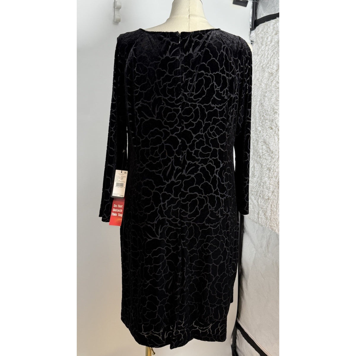 Adrianna Papell 18W NWT Dress Black Velvet Burnout Cold Shoulder Shift Lined⁠