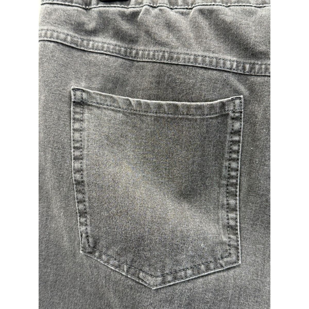Isaac Mizrahi Pull On Women's Jeans size 10P Faded Black Denim 28” Inseam