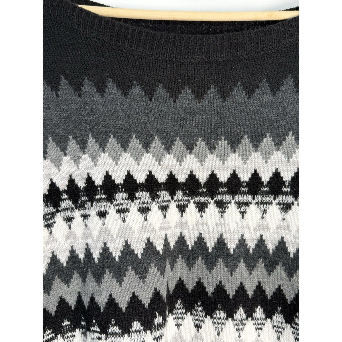 NY&C Fair Isle Knit Sweater Womens Medium Black Gray Nordic Long Sleeve