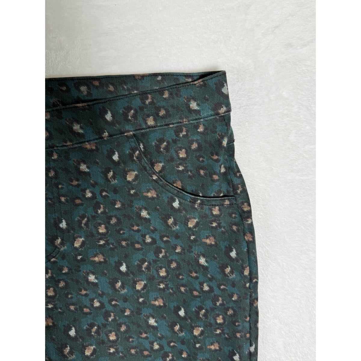 HUE Womens Leopard Print Leggings Green Pull On Stretch Pants Size Large