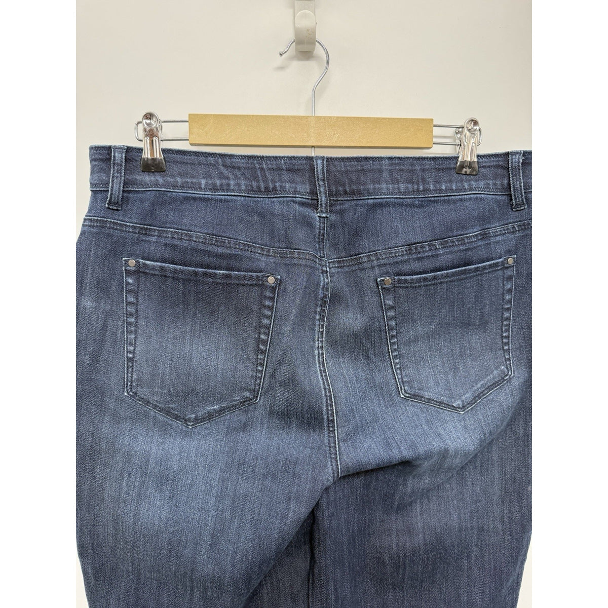 Chico's Women Regular Size 2 Dark Wash High Rise Slim Stretch Straight Jeans