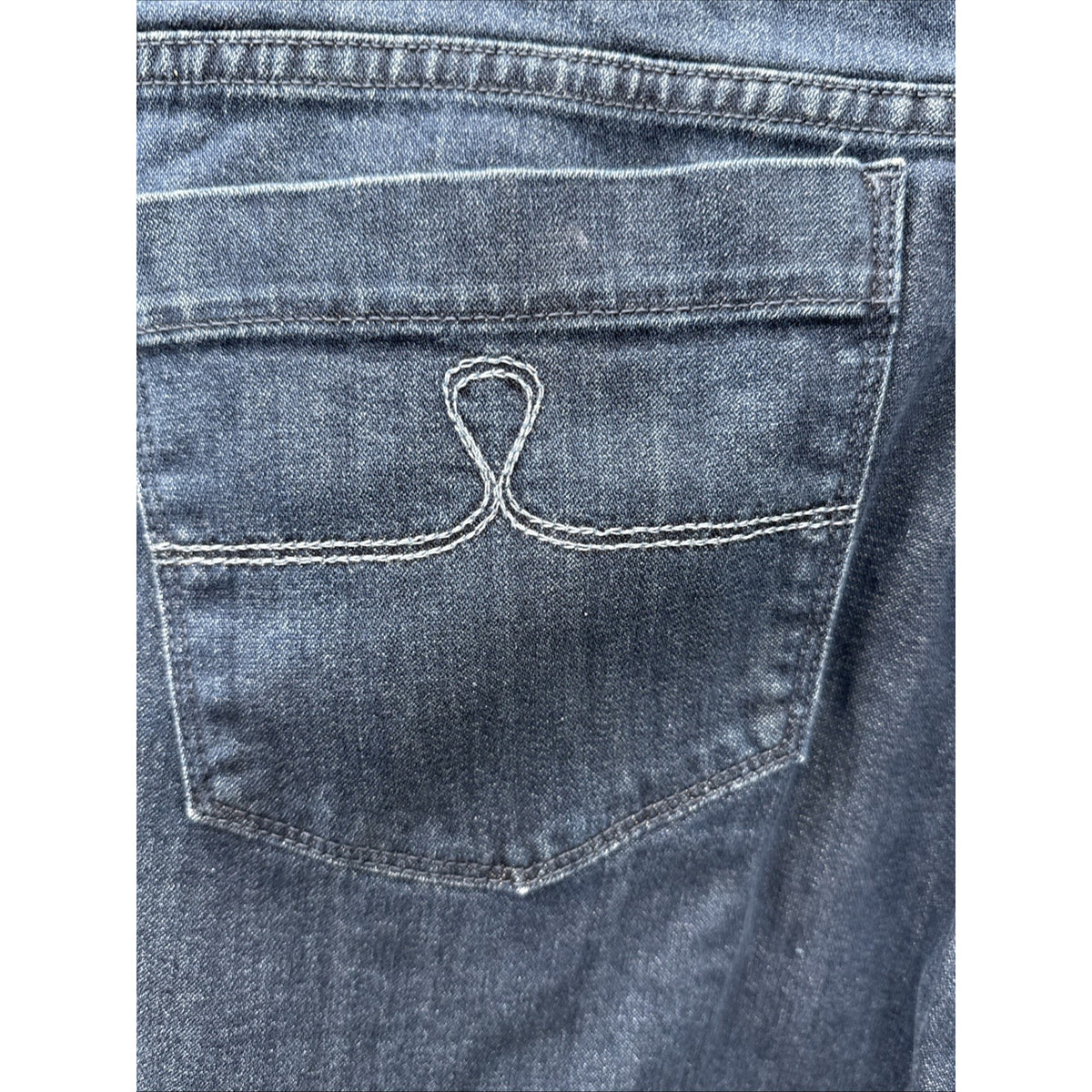 IZOD Denim Capri Blue Size 18 Cotton Spandex Button Pockets Women 5 pockets