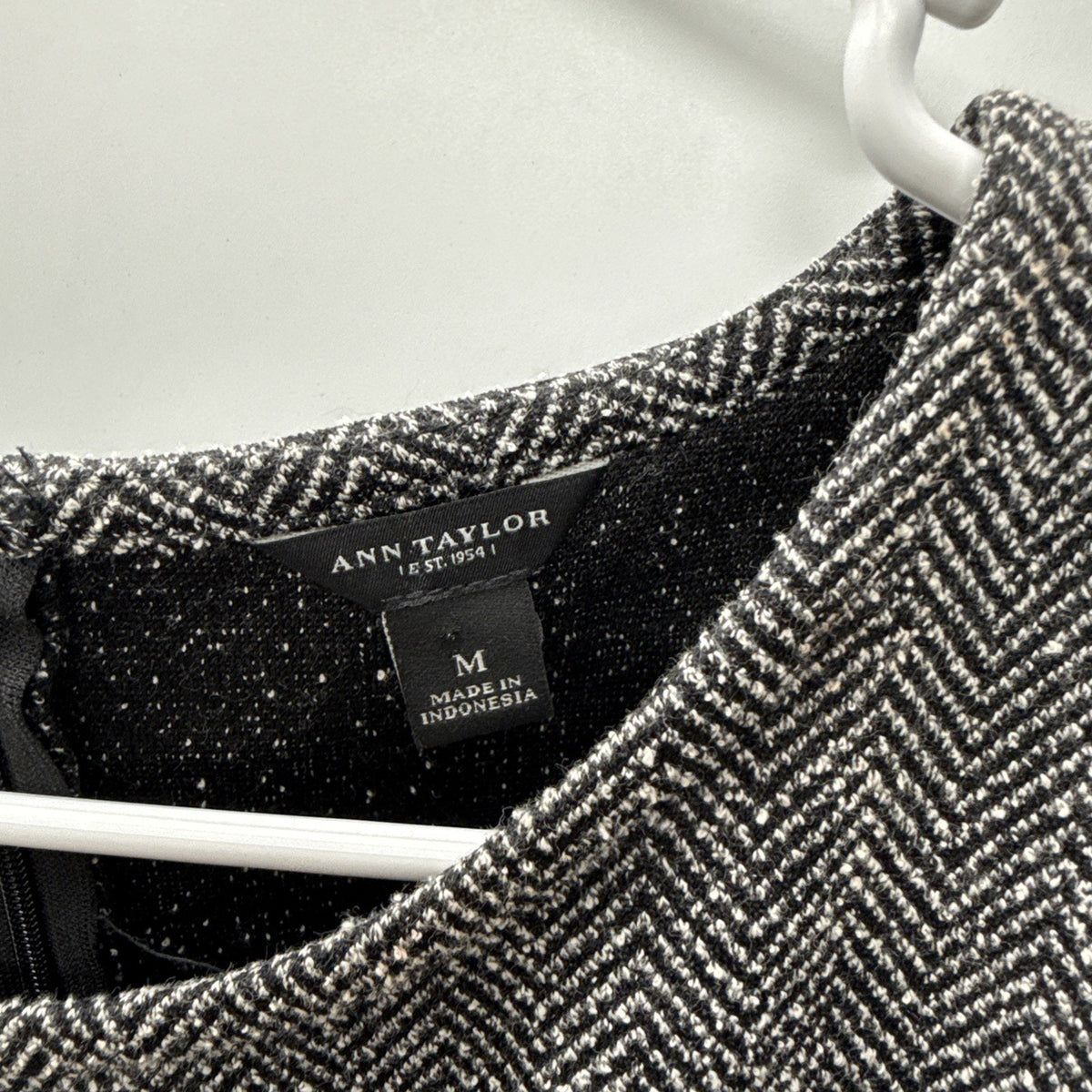 Ann Taylor Peplum Top Womens M Gray Tweed 3/4 Sleeve Crew Neck Casual Back Zip