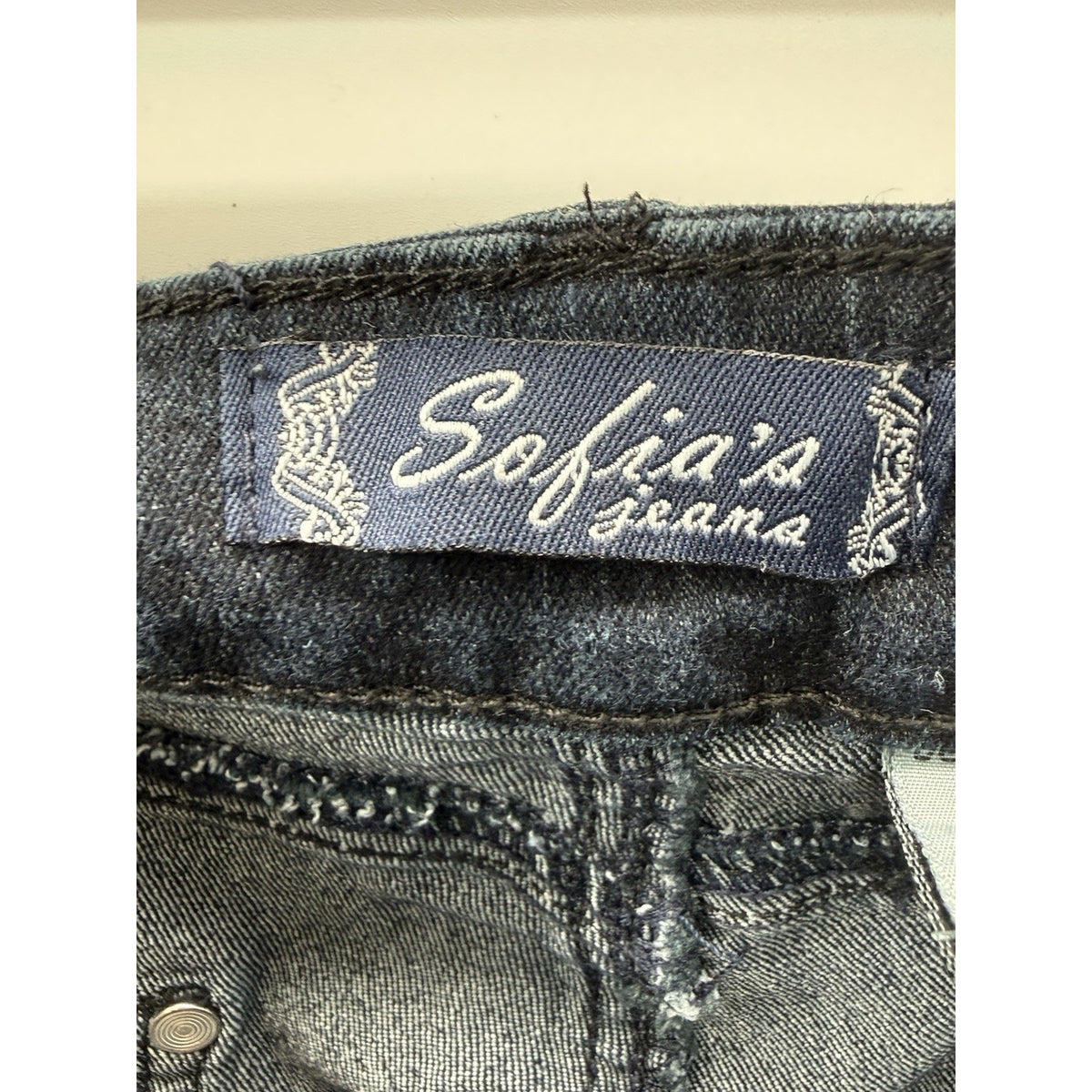 Sofias Jeans Women size 22, 5 Pocket Sequin Heart Accents Casual Stretchy