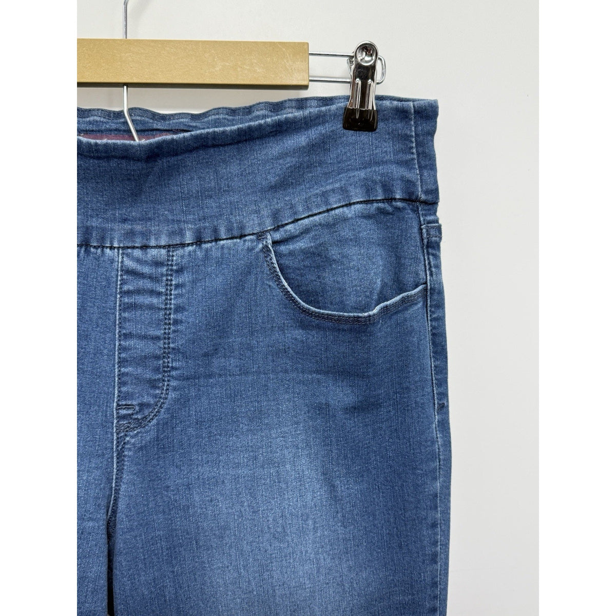 Gloria Vanderbilt Women's Pull On Stretch Straight Blue Denim Jeans 12