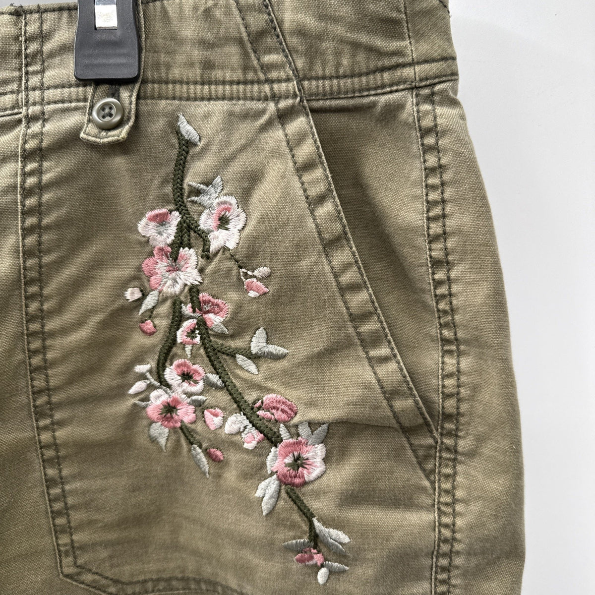 Lane Bryant Shorts Women's Size 18 Floral Embroidered Girlfriend Khaki Green