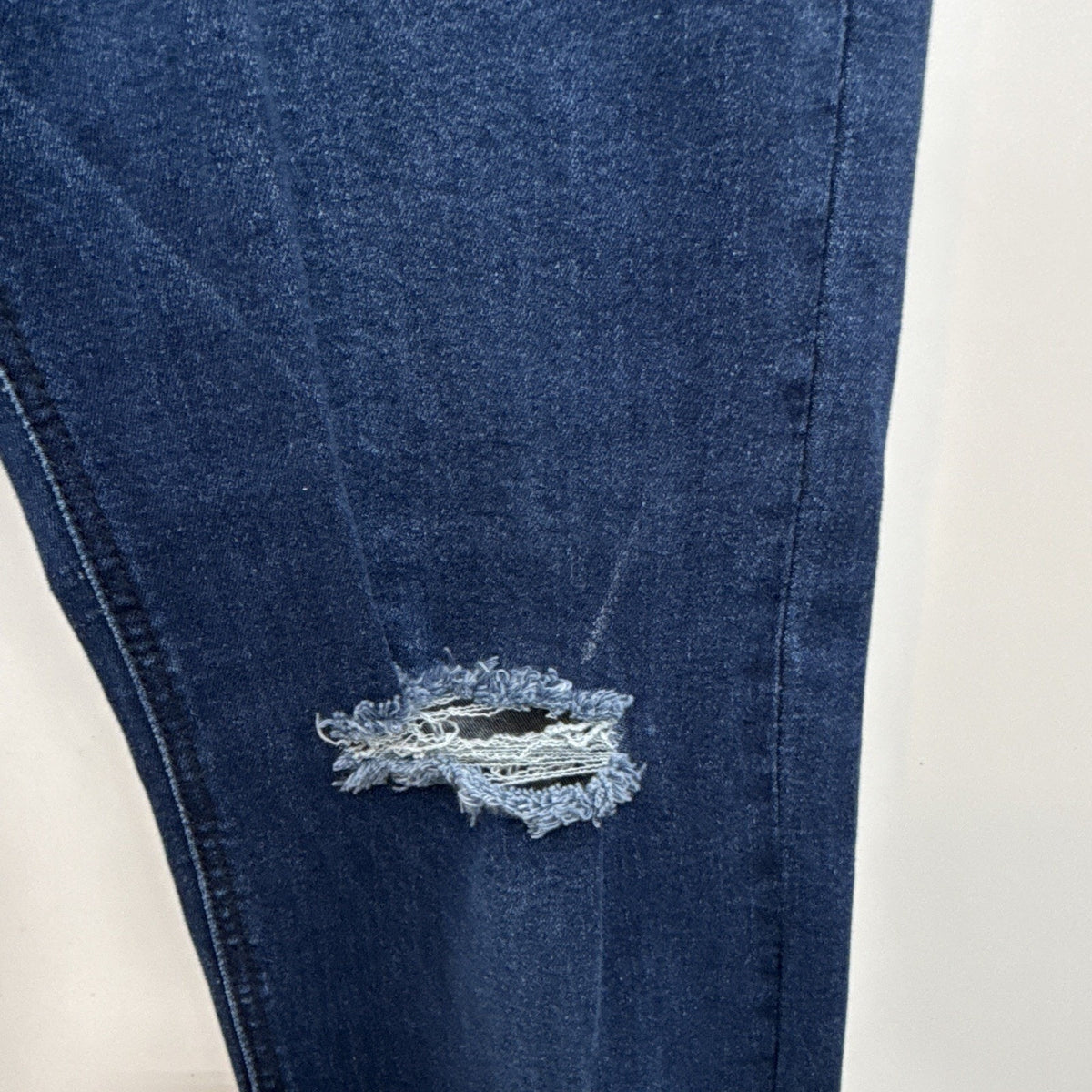 American Bazi Jeans Women’s 1X Pull On Stretch Denim Distressed Ripped Skinny