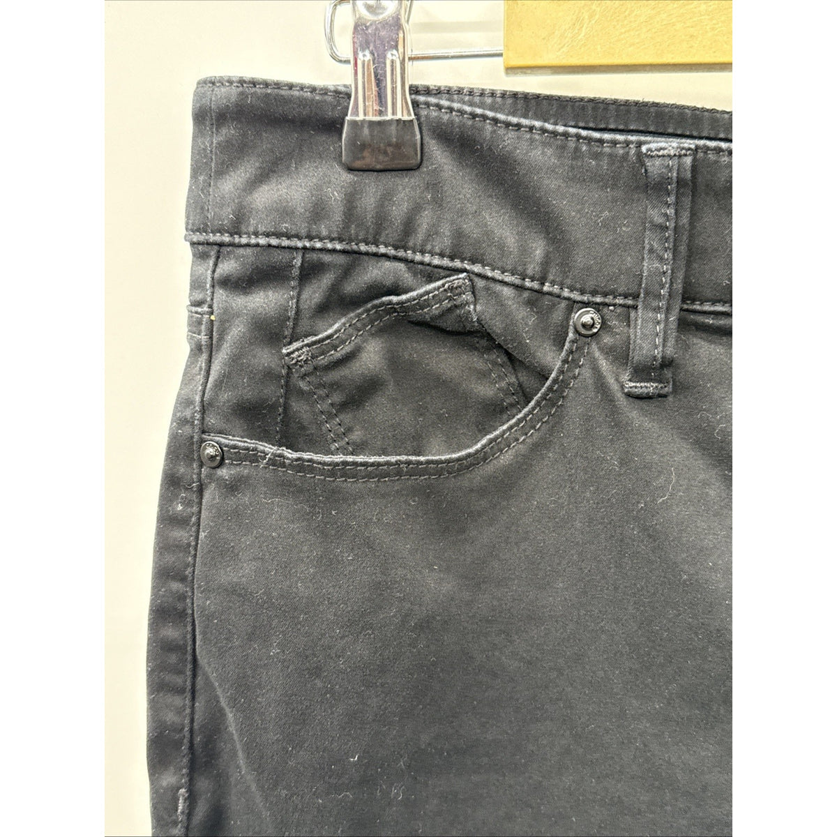 Chico's Black Stretch Jegging Pants Sz 2.5 US 14 Button Zip Closure Pockets