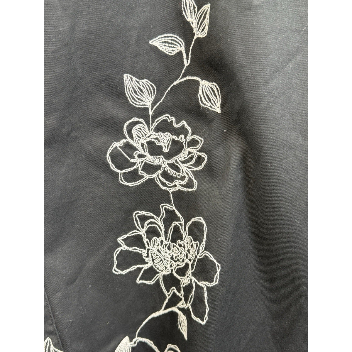 Venezia Black Embroidered Floral Capri Pants Women’s Size 16 Cotton Stretch